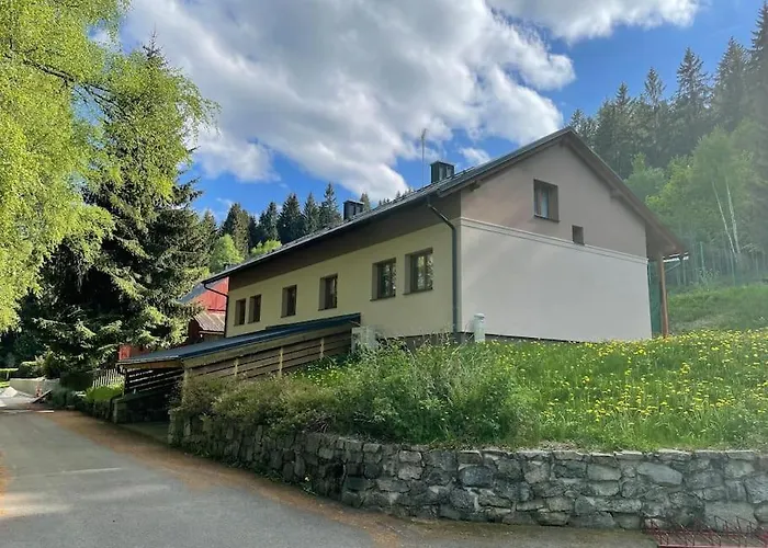 Srni-modry Podkrovi /dvojdomek U Vydra شقة Srní